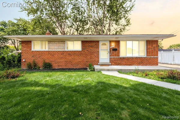 $319,000 | 33190 Priehs Court, Sterling Heights, MI 48312