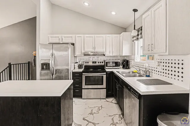 $249,000 | 101 Crystal Springs Road, Emmett, KS 66422