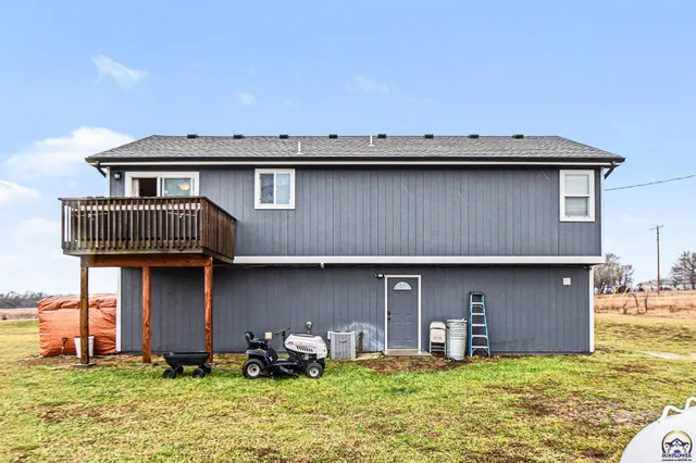 $249,000 | 101 Crystal Springs Road, Emmett, KS 66422