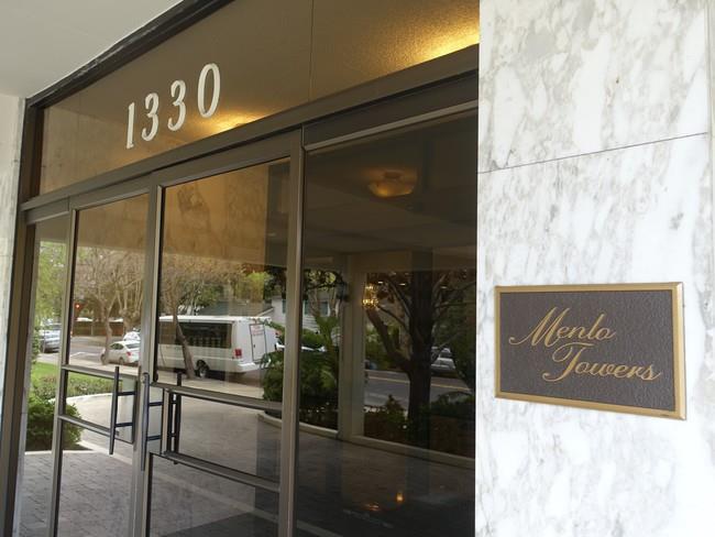 1330 University Drive, Unit 84 Menlo Park, CA 94025 - Photo 3 of 36