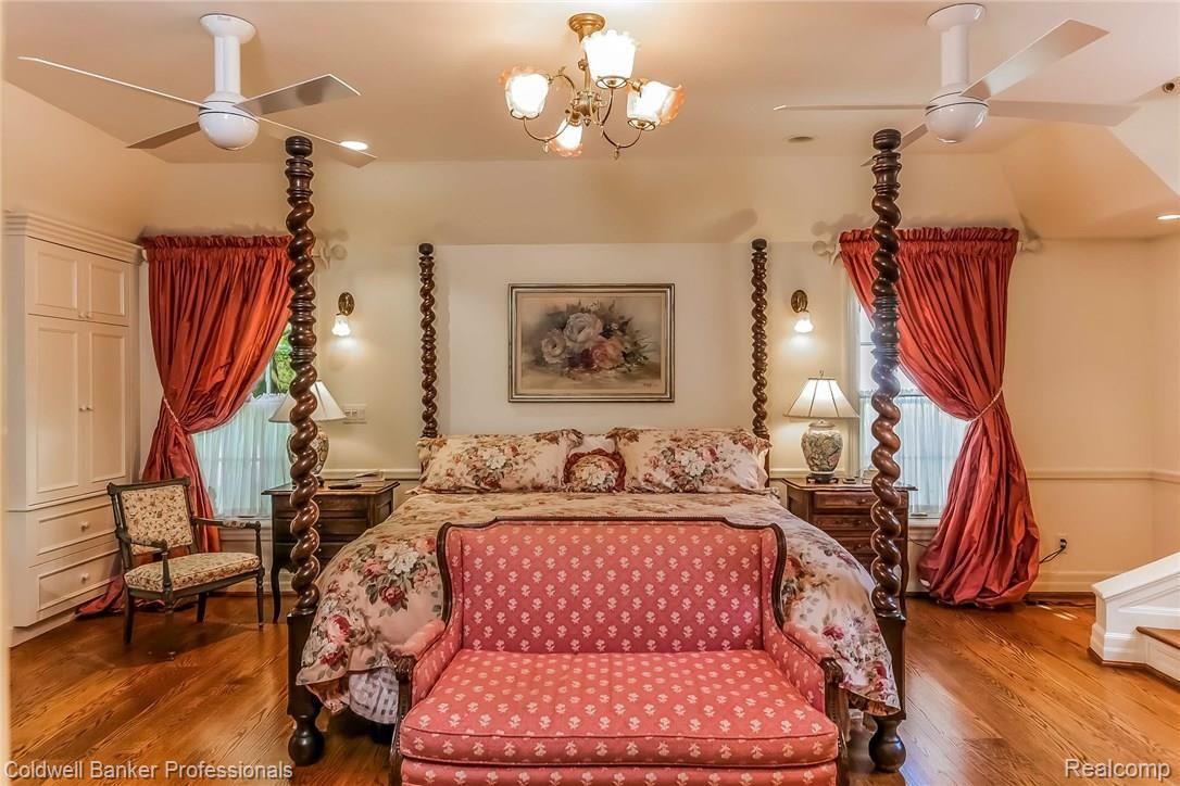 2243 Tottenham Road Bloomfield Hills, MI 48301 - Photo 11 of 21 031-Master_Bedroom-2796436-medium.jpg