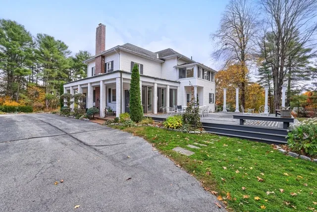 $999,900 | 11 Ardlock Place, Dudley, MA 01571