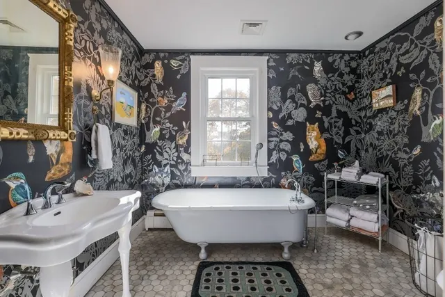 $999,900 | 11 Ardlock Place, Dudley, MA 01571