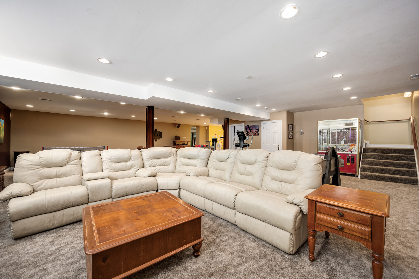 2851 West Rascher Avenue Chicago, IL 60625 - Photo 70 of 98 a living room with furniture and a table