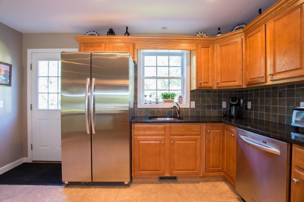 48 Finch Road, Unit 4 Raynham, MA 02767 - Photo 10 of 30 Gallery Image 10