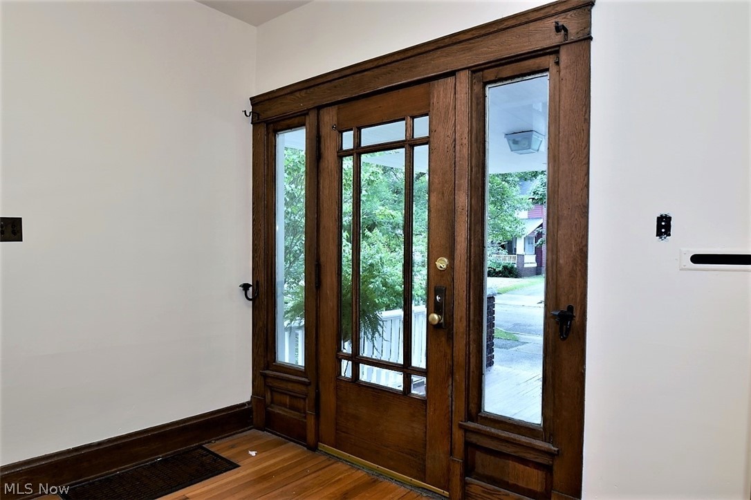 3107 Edgehill Road Cleveland, OH 44118 - Photo 4 of 31 Gallery Image 4