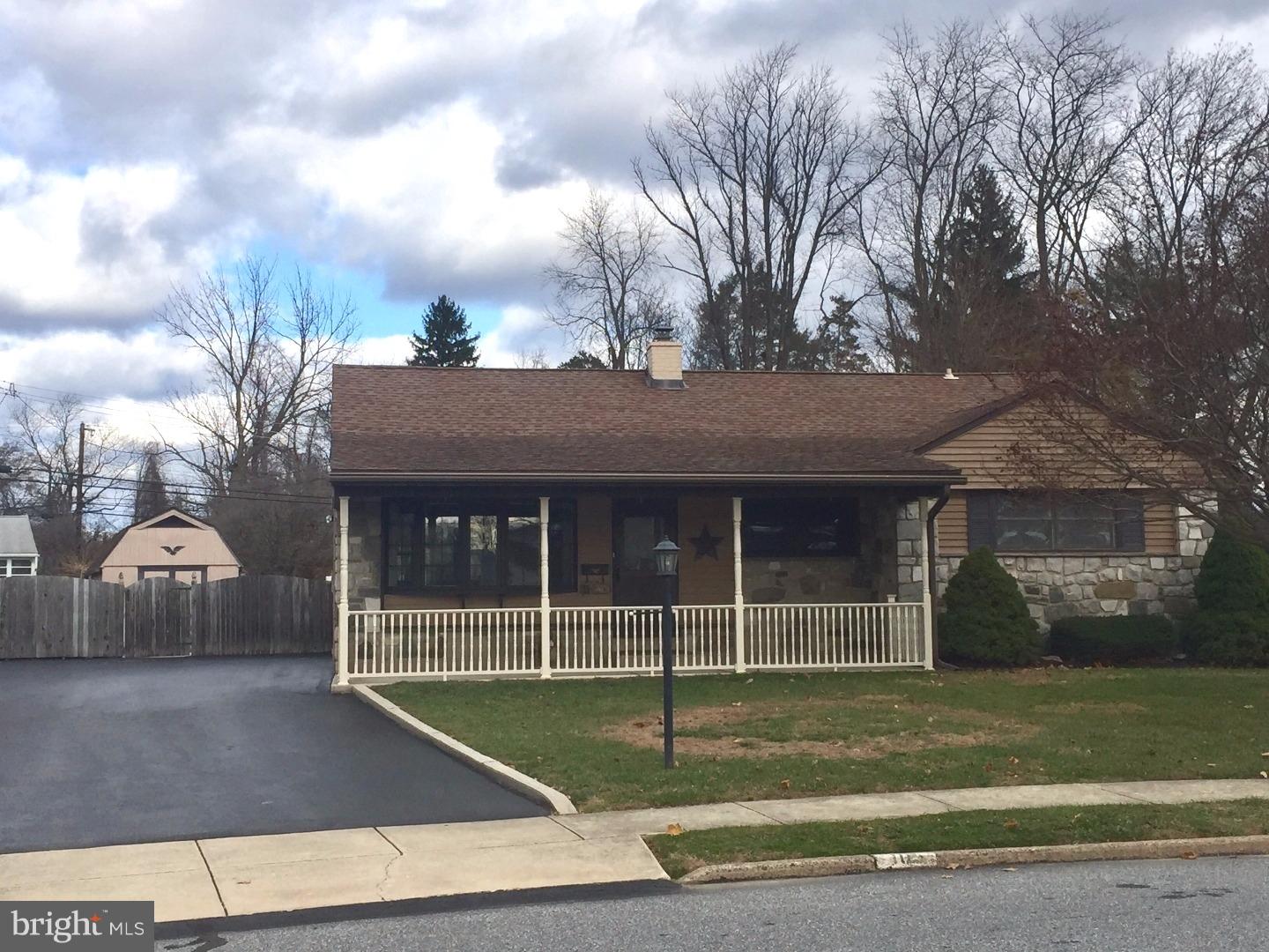 105 Richard Road Aston, PA 19014 - Photo 3 of 22 Driveway
