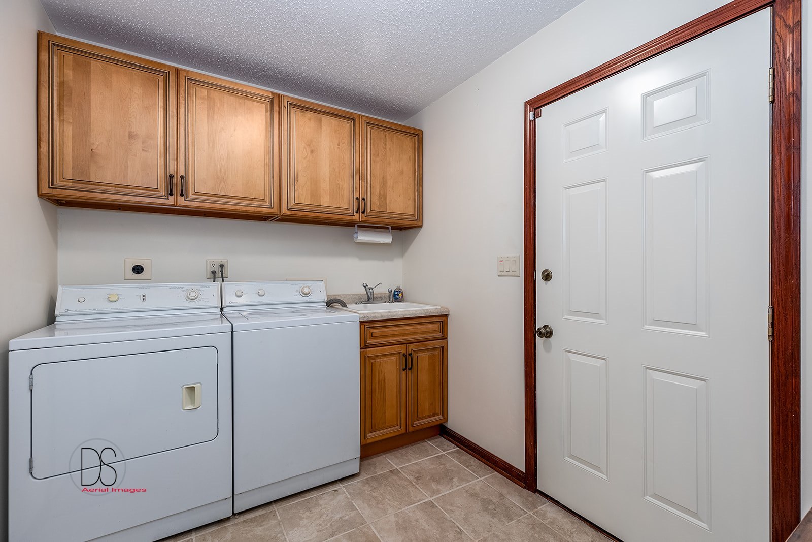 2531 Circle Road Marseilles, IL 61341 - Photo 13 of 41