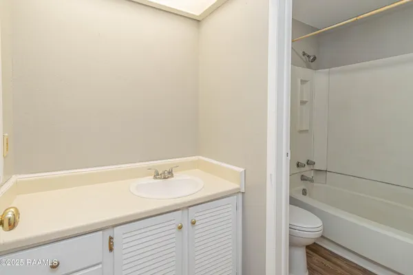 $109,000 | 200 Lodge Drive, Unit 102, Lafayette, LA 70506
