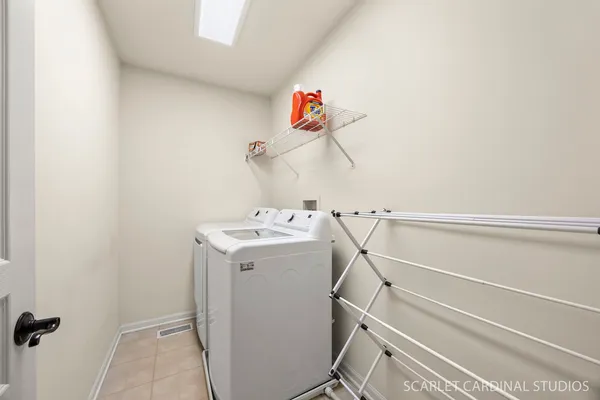 $420,000 | 2826 Peachtree Circle, Aurora, IL 60502