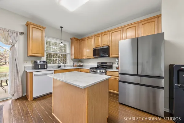 $420,000 | 2826 Peachtree Circle, Aurora, IL 60502