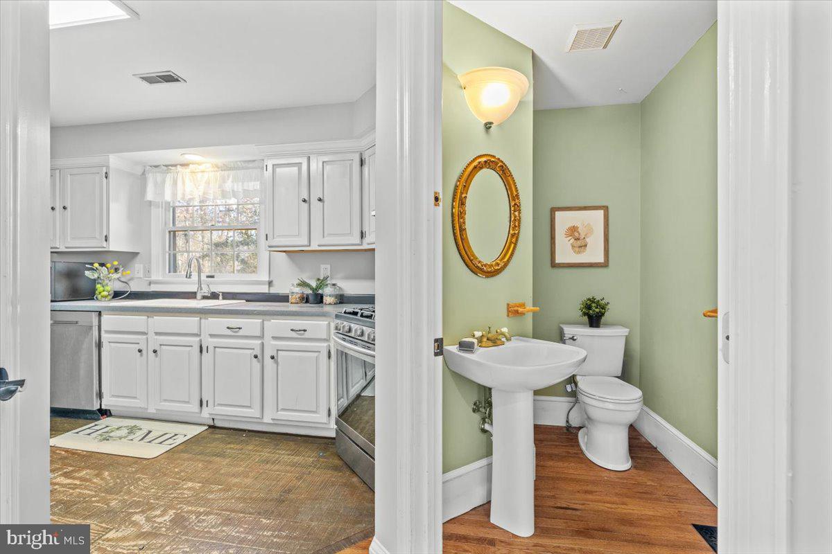 1122 Bradley Road Pasadena, MD 21122 - Photo 16 of 40 Gallery Image 16
