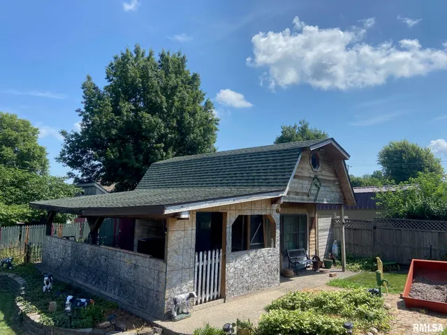 $180,000 | 406 Oak Street, Kincaid, IL 62540