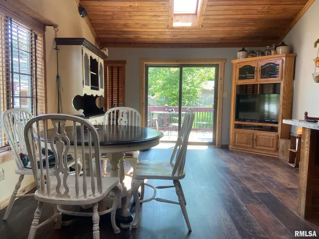 $180,000 | 406 Oak Street, Kincaid, IL 62540