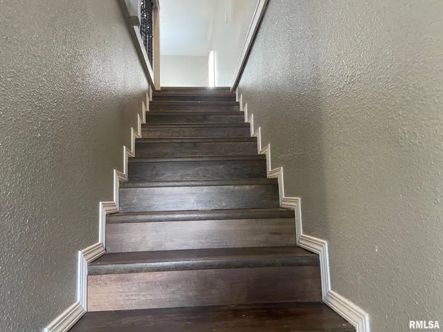 $180,000 | 406 Oak Street, Kincaid, IL 62540