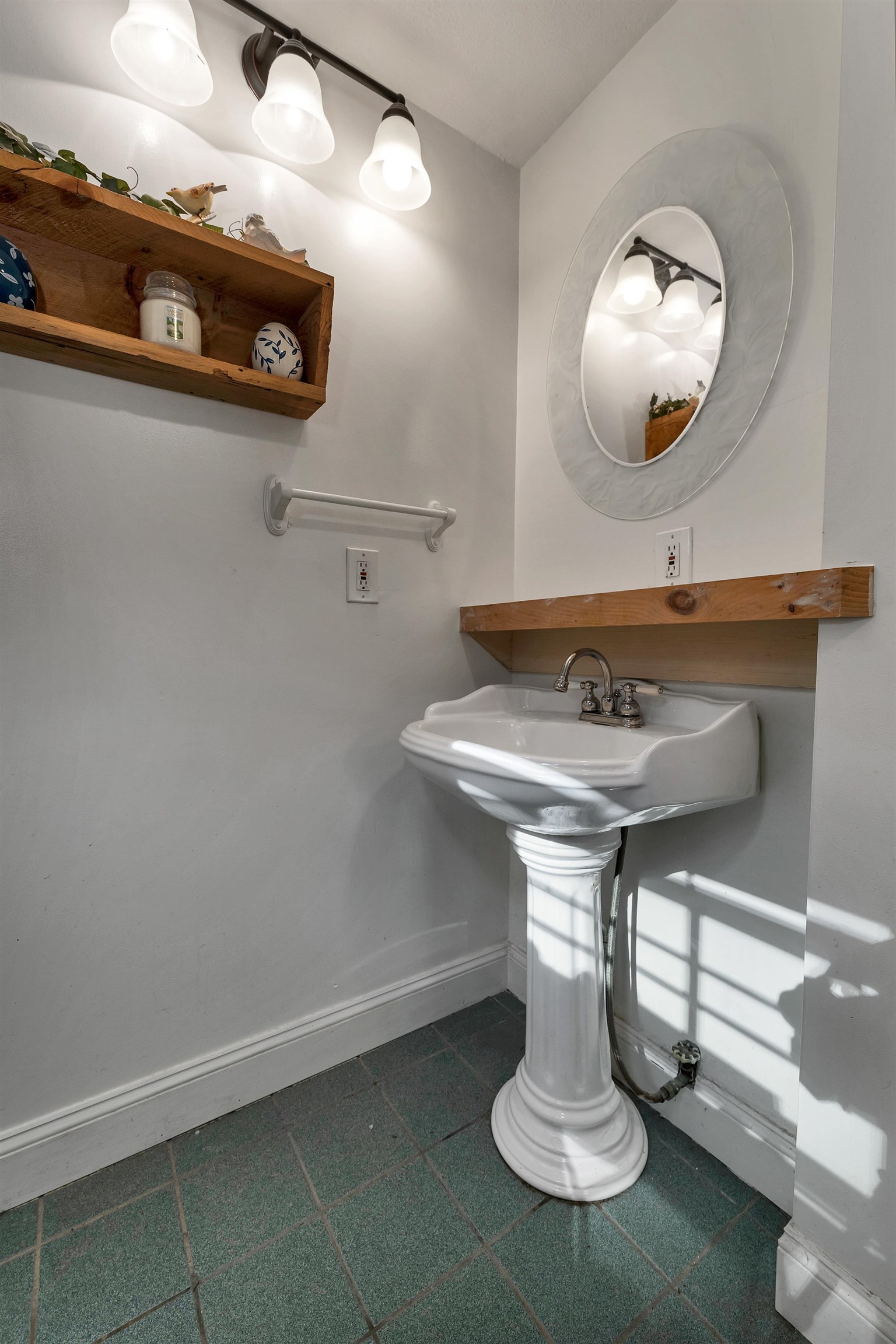 155 Clough Park Road Weare, NH 03281 - Photo 24 of 42