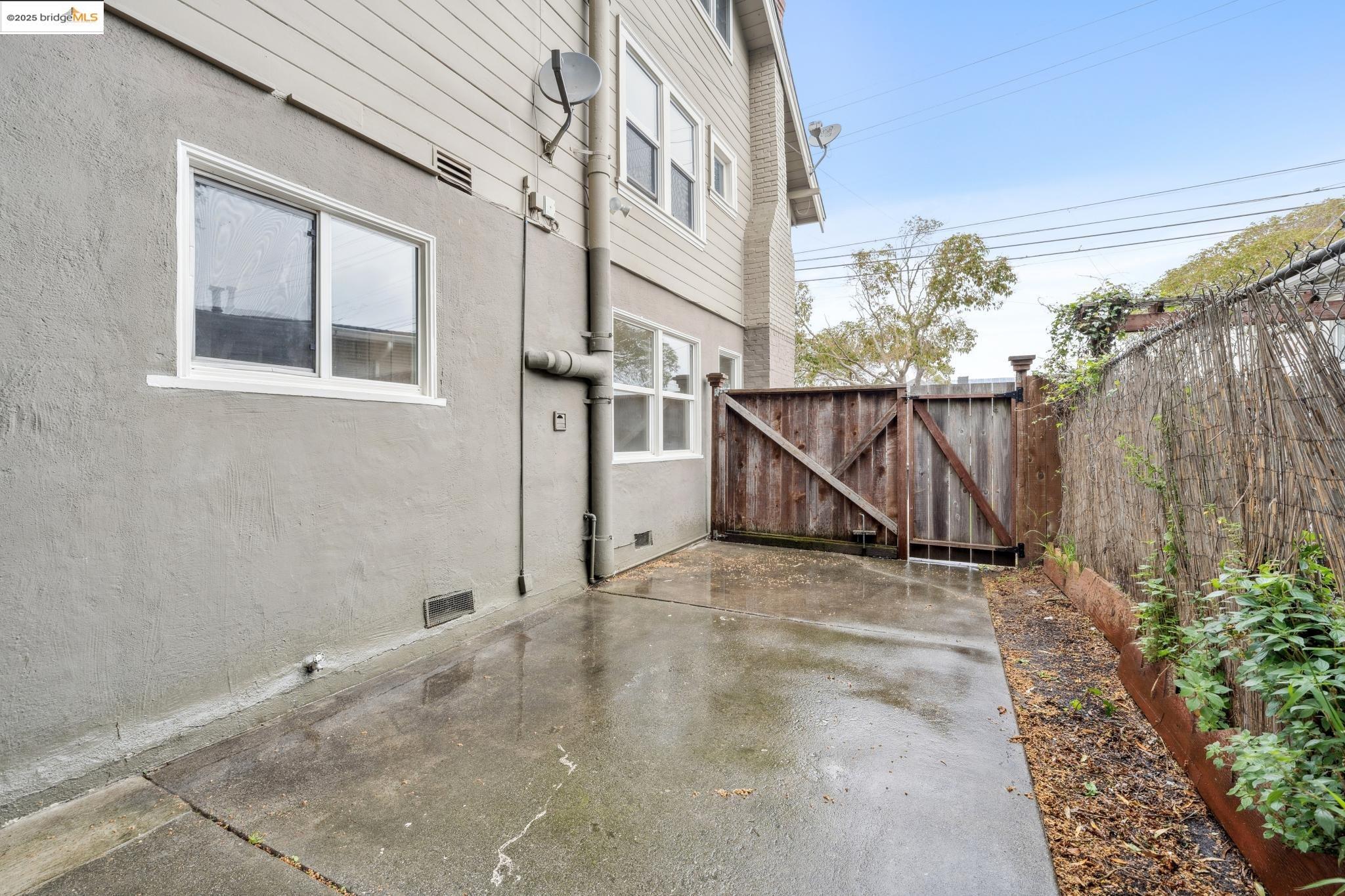 1226 Russell Street Berkeley, CA 94702 - Photo 10 of 32 a view of a house with a street