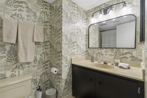 $3,600 | 2155 Galleon Drive, Unit 4, Vero Beach, FL 32963