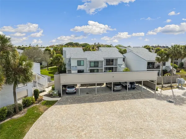 $3,600 | 2155 Galleon Drive, Unit 4, Vero Beach, FL 32963