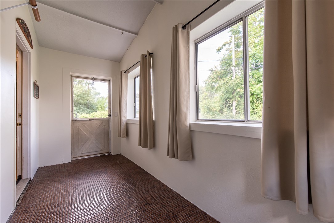 68 Northeast Street Woonsocket, RI 02895 - Photo 21 of 49 Three Season Entry Porch / Mudroom