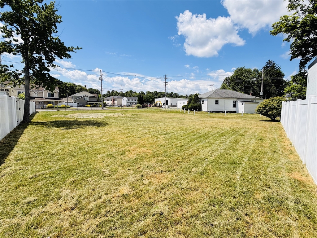 103 Brook Street Clinton, MA 01510 - Photo 4 of 5