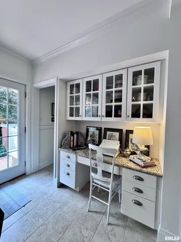 $384,500 | 404 South Edwards Street, Macomb, IL 61455