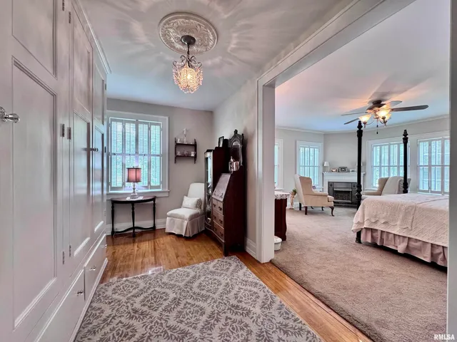 $384,500 | 404 South Edwards Street, Macomb, IL 61455