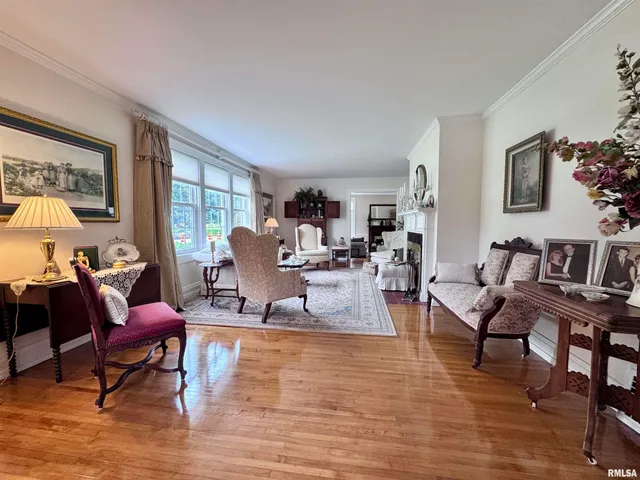 $384,500 | 404 South Edwards Street, Macomb, IL 61455