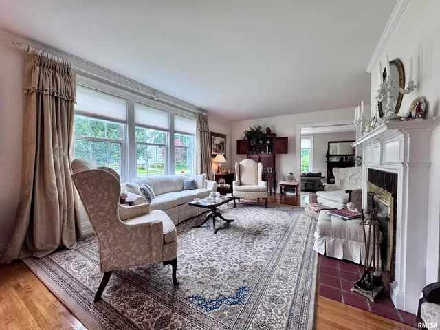 $384,500 | 404 South Edwards Street, Macomb, IL 61455