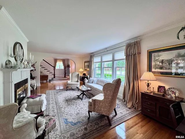 $384,500 | 404 South Edwards Street, Macomb, IL 61455