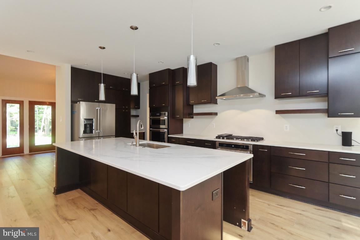 2127 Dixon Road Frederick, MD 21704 - Photo 6 of 34 Large Island.