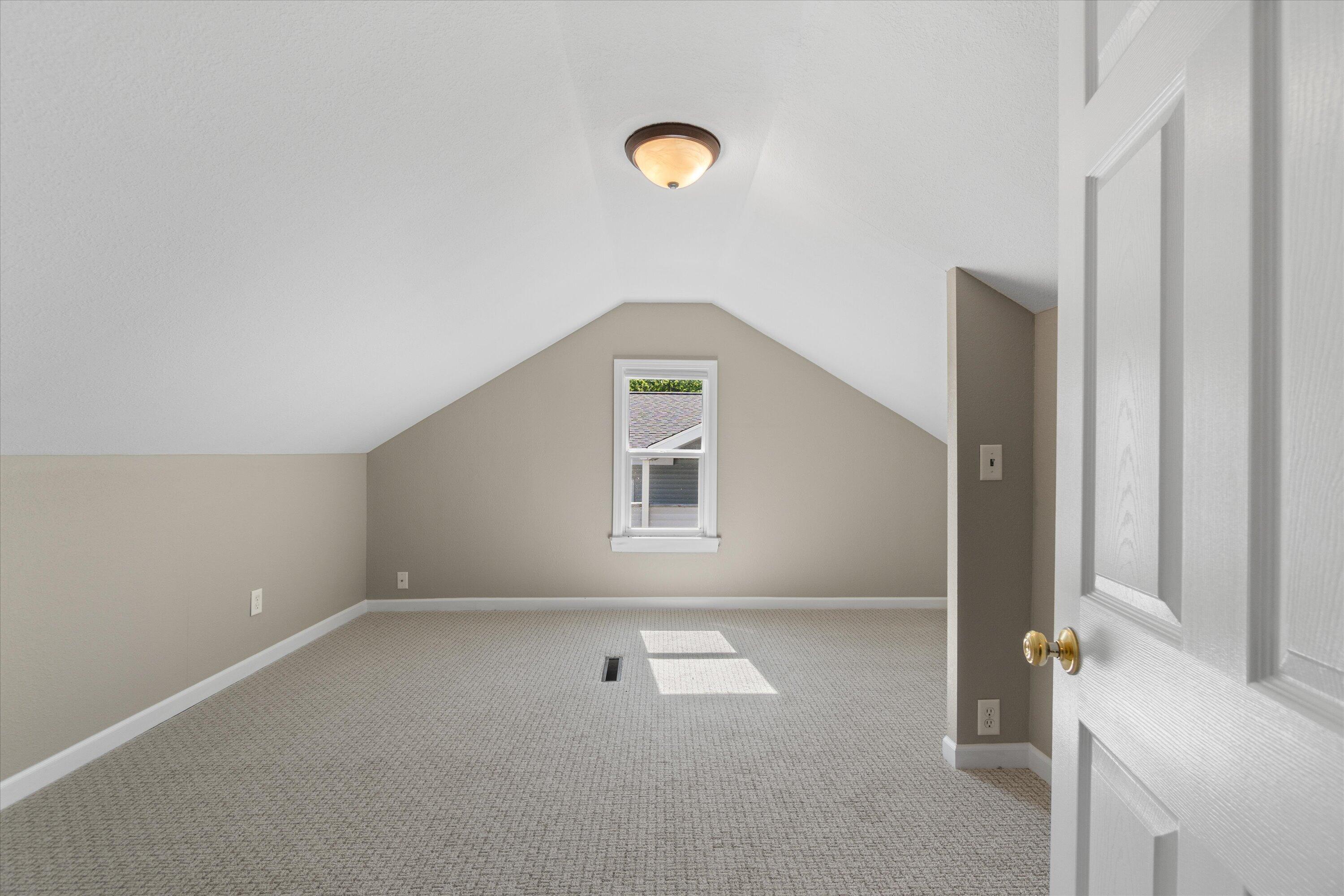 N39W27485 Hillside Grove Road Pewaukee, WI 53072 - Photo 19 of 43 Upstairs bedroom