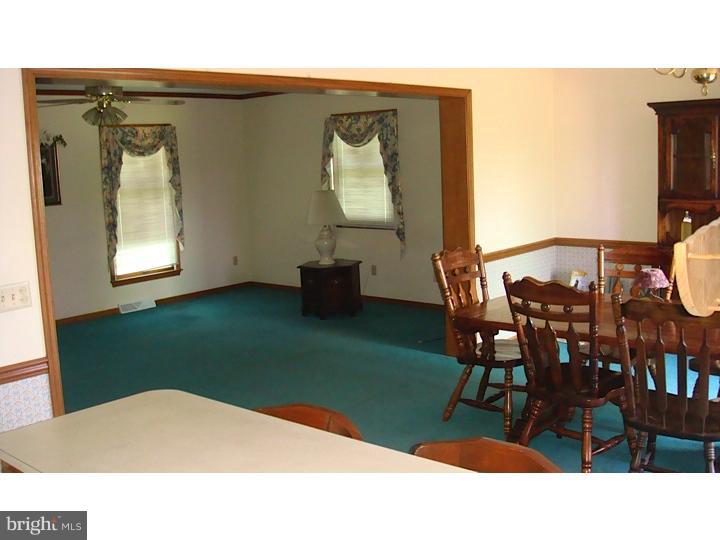 632 Roadstown Road Bridgeton, NJ 08302 - Photo 4 of 25 Living Room
