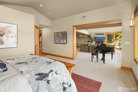 $3,125,000 | 267 Shannon Drive Southeast, Bainbridge Island, WA 98110