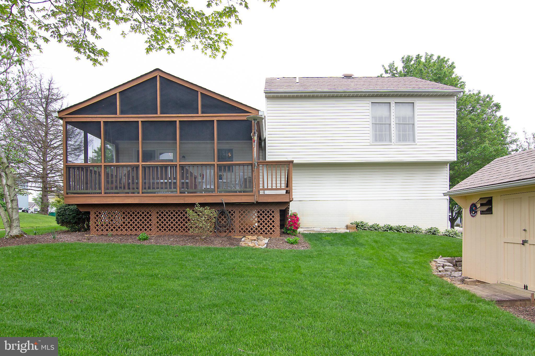6683 Slacks Road Eldersburg, MD 21784 - Photo 2 of 37 12 x 18 Screened porch
