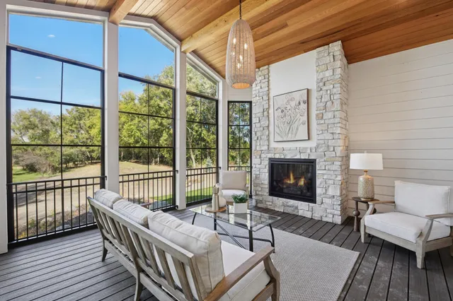 $2,295,000 | 9414 Highway 12, Independence, MN 55328