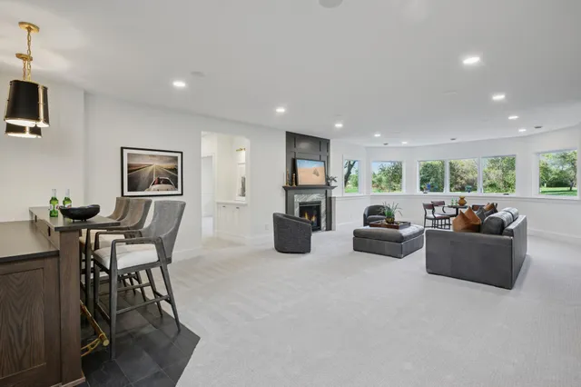 $2,295,000 | 9414 Highway 12, Independence, MN 55328