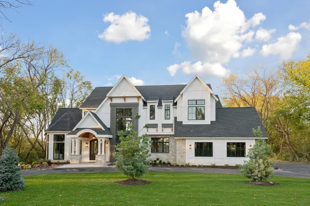 $2,295,000 | 9414 Highway 12, Independence, MN 55328