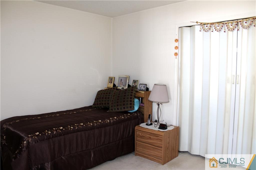 98 Prestwick Way Edison, NJ 08820 - Photo 8 of 16