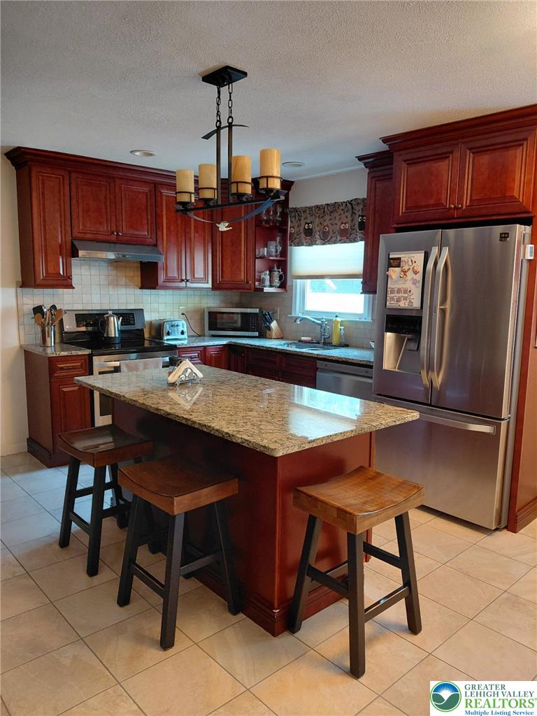 2802 Windy Hill Road Allentown, PA 18103 - Photo 11 of 58 Kitchen