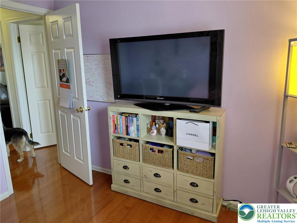 2802 Windy Hill Road Allentown, PA 18103 - Photo 31 of 58 3rd Bedroom