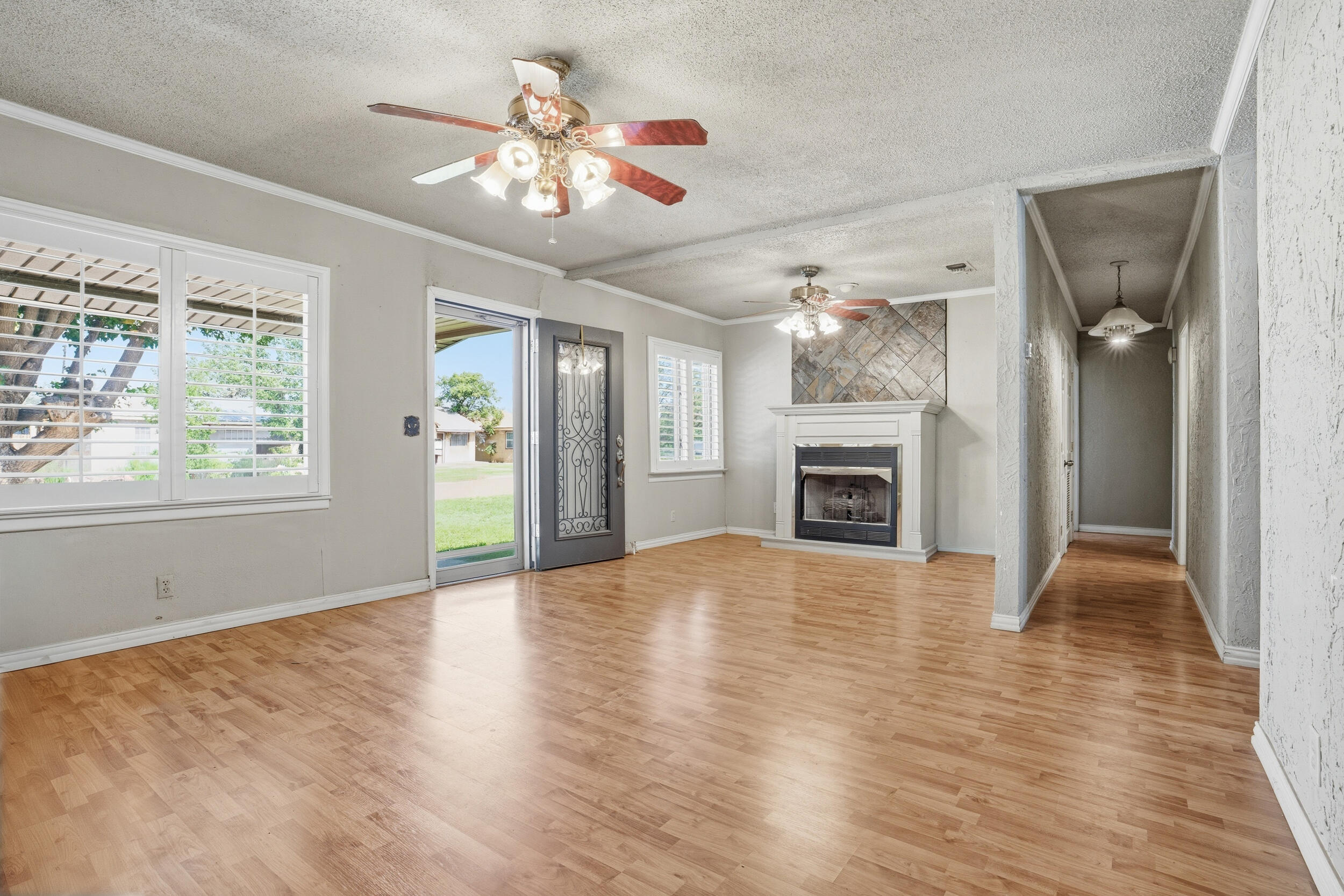 1020 South 14th Street Slaton, TX 79364 - Photo 4 of 20 5_dsc05514
