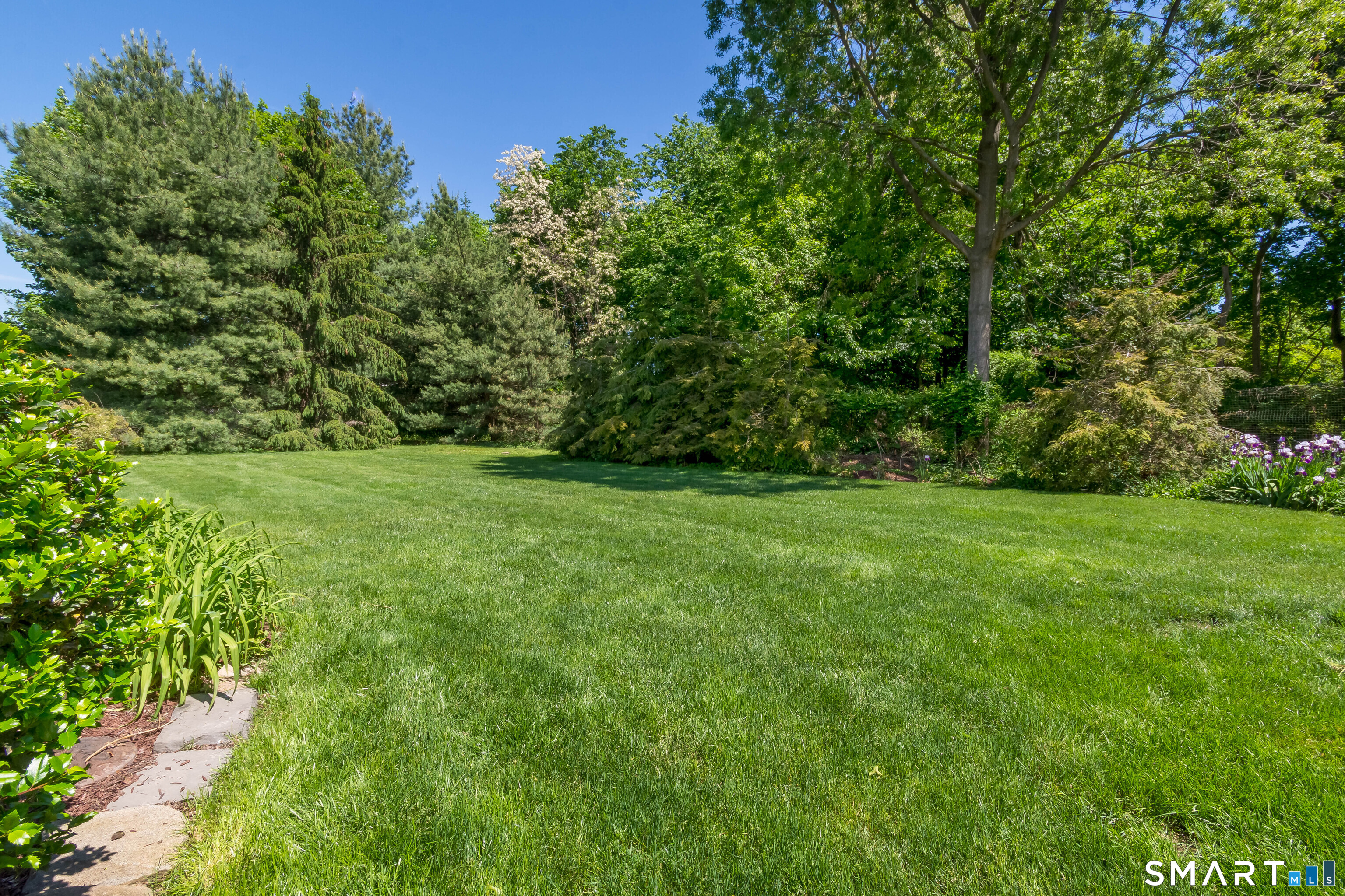 164 Ludlowe Road Fairfield, CT 06824 - Photo 26 of 40