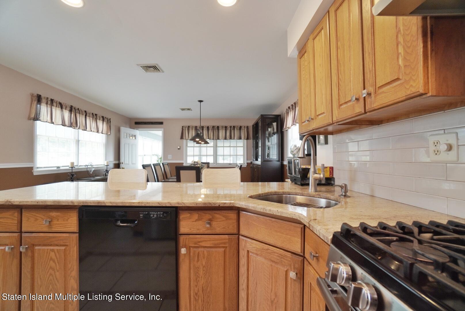 362 Willowbrook Road Staten Island, NY 10314 - Photo 8 of 26 362 Willowbrook Road