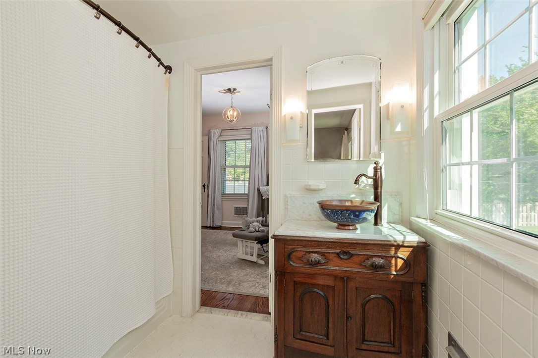 22469 Douglas Road Beachwood, OH 44122 - Photo 23 of 35
