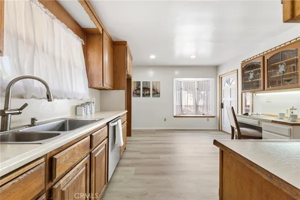 $900,000 | 2334 Iroquois Avenue, Long Beach, CA 90815