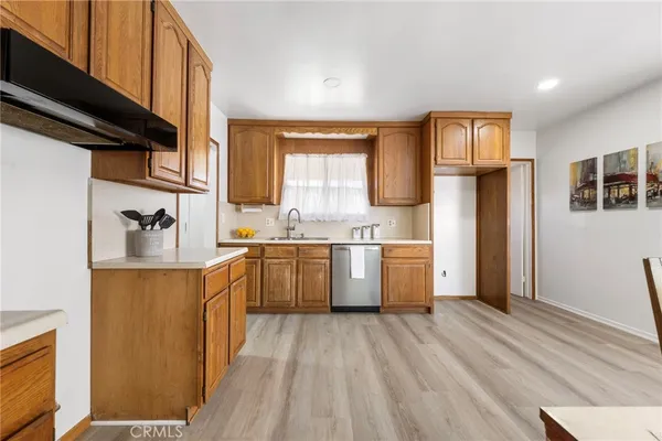 $900,000 | 2334 Iroquois Avenue, Long Beach, CA 90815