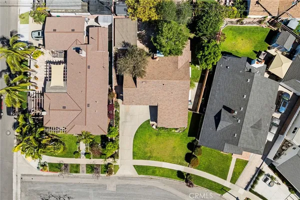 $900,000 | 2334 Iroquois Avenue, Long Beach, CA 90815