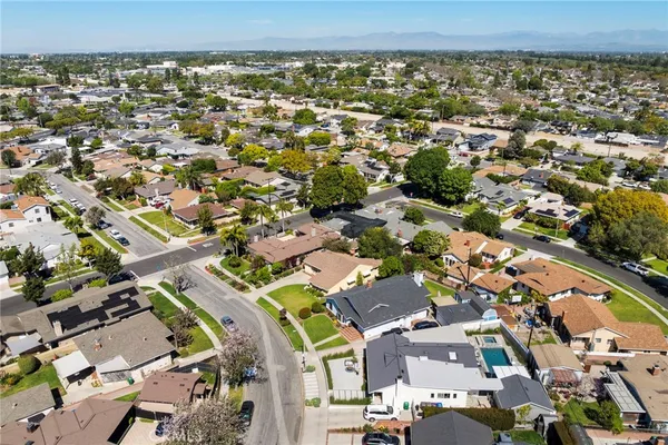 $900,000 | 2334 Iroquois Avenue, Long Beach, CA 90815