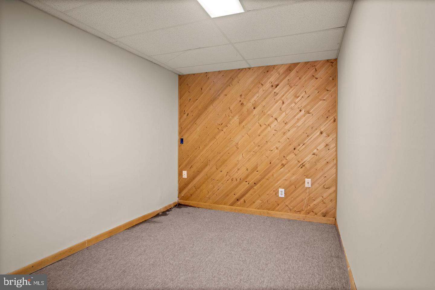 1602 Oak Spring Way Reston, VA 20190 - Photo 21 of 33